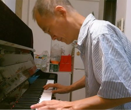 大叔钢琴弹奏《月亮代表我的心》